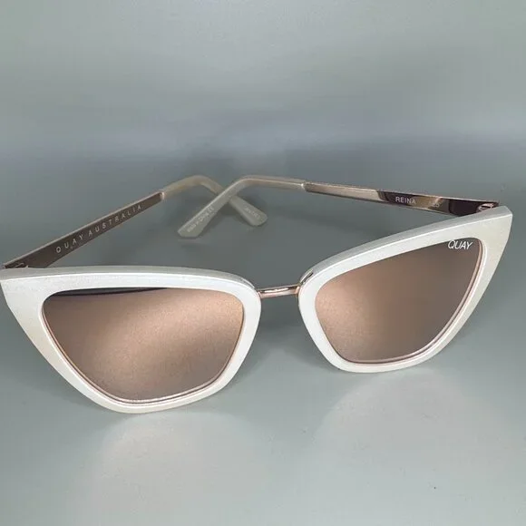 QUAY x JLo Reina sunglasses with original case, never been worn display picture 1